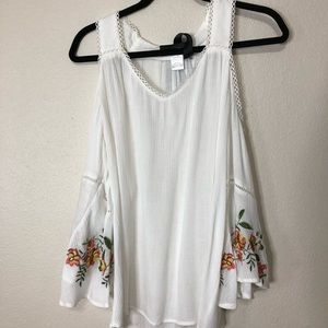 Long sleeve floral top! Never worn, has tags!